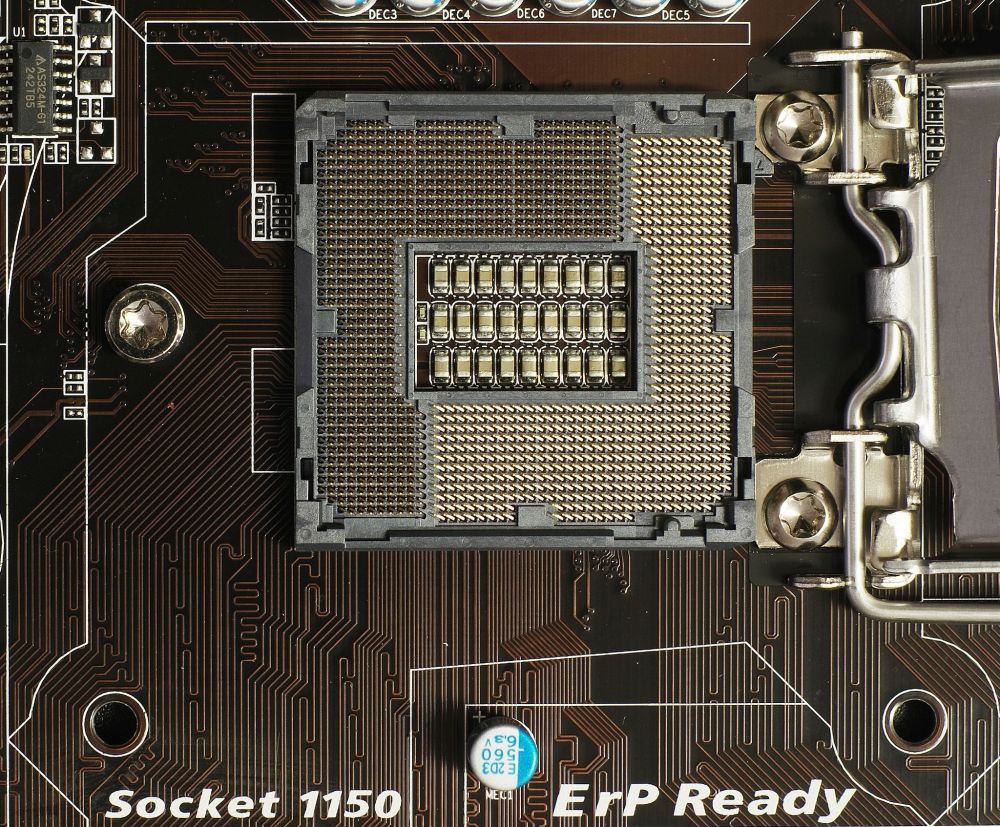 Intel_Socket_1150_IMGP8593_smial_wp.jpg