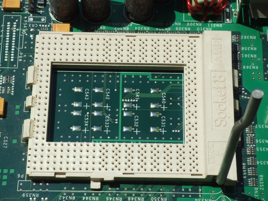 socket_8_for_pentium_pro_by_paulrokicki-d3fzwo4.jpg
